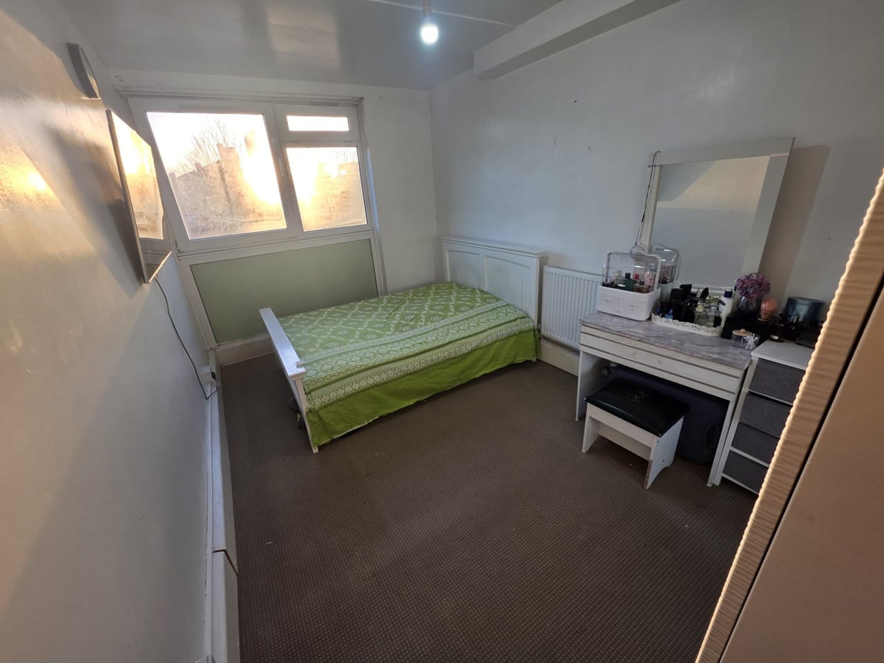 Additional image 3 of 3 Bed Flat, Searles Close, SW11, N1 7GU