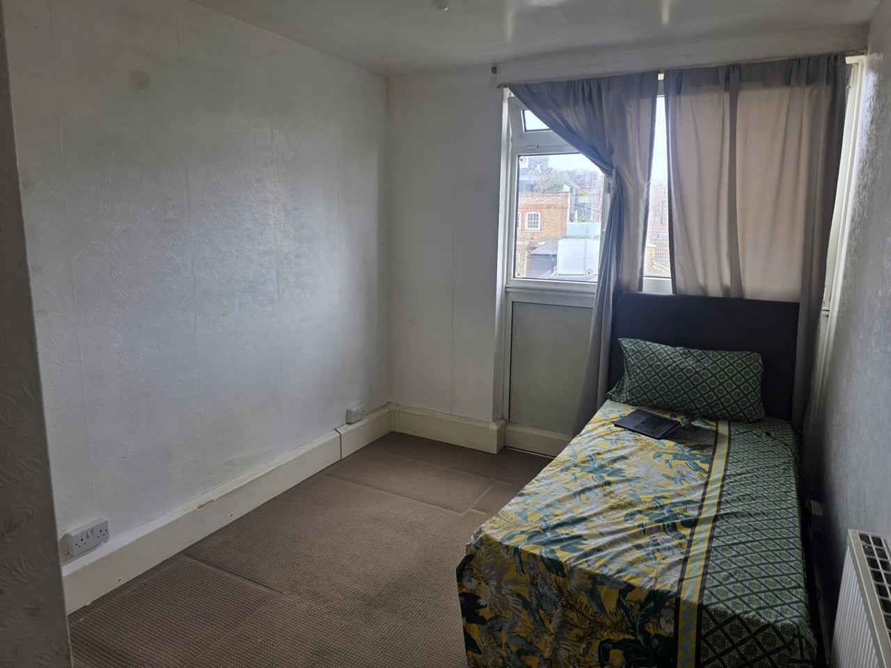 Additional image 4 of 3 Bed Flat, Searles Close, SW11, N1 7GU