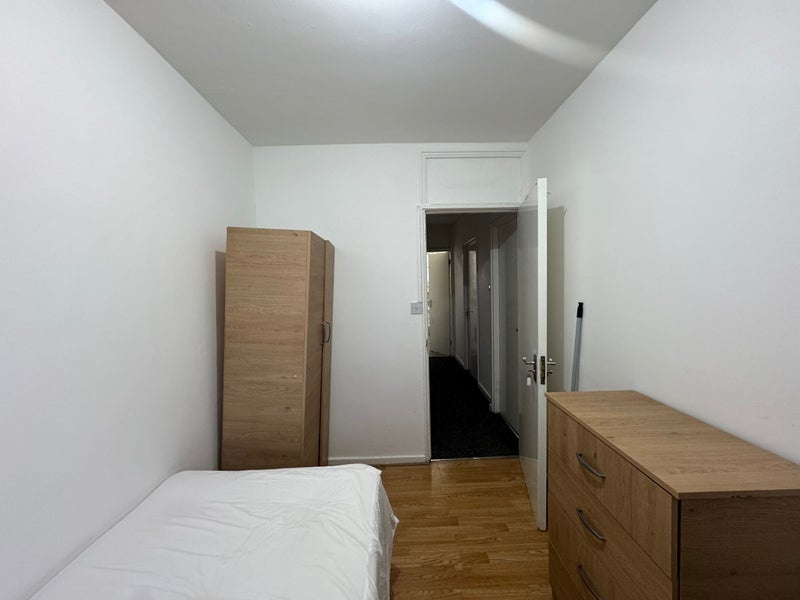 Additional image 3 of Room in a Shared Flat, Paradise Row, E2, N1 7GU