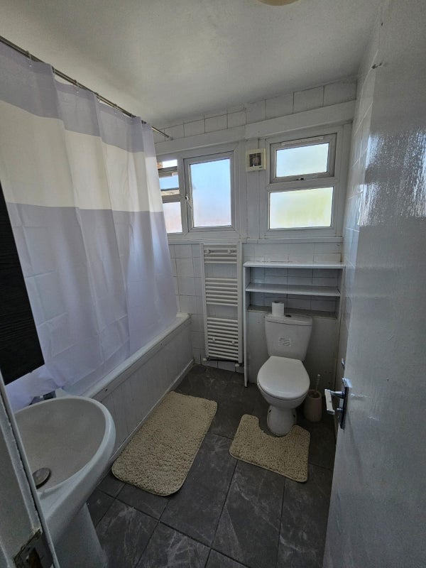 Additional image 5 of Room in a Shared Flat, Paradise Row, E2, N1 7GU