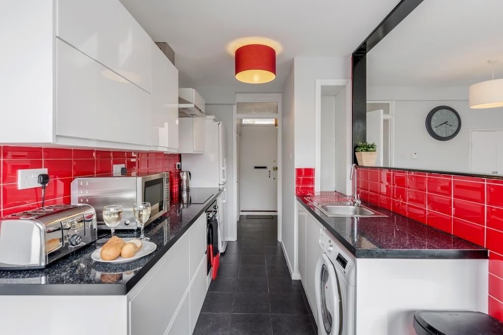 Additional image 5 of 2 Bed Maisonette, Cable St, E1W, N1 7GU