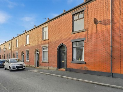 2 Bed Terraced House, Grosvenor St, OL11