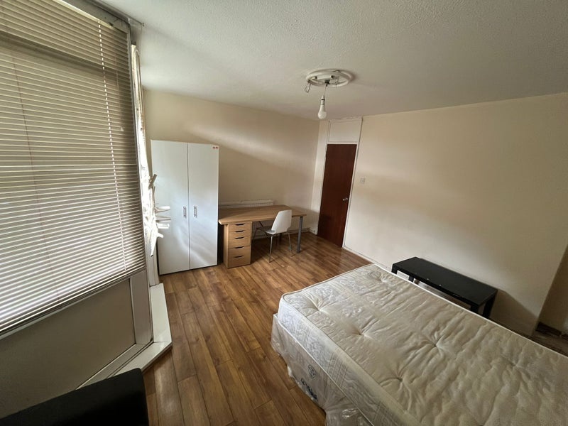 Additional image 2 of Room in a Shared Flat, Commercial Road, E1, N1 7GU