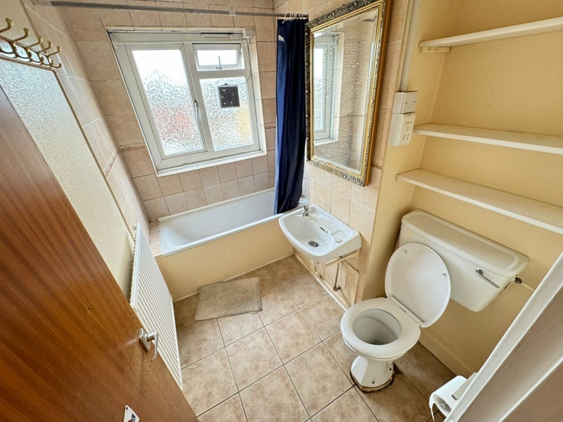 Additional image 5 of Room in a Shared Flat, Commercial Road, E1, N1 7GU