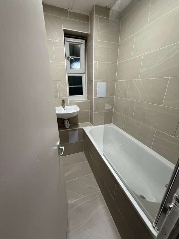 Additional image 3 of Room in a Shared Flat, Vallance Road, E1, N1 7GU