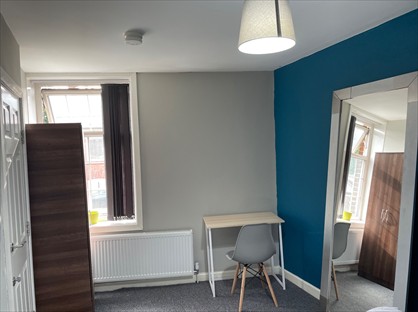 Room in a Shared House, Wrigley Head, M35