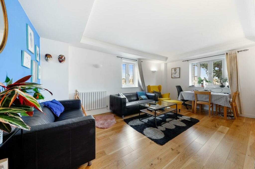 London - Room in a Shared Flat, Calder Court, SE16 - To Rent Now for £ ...