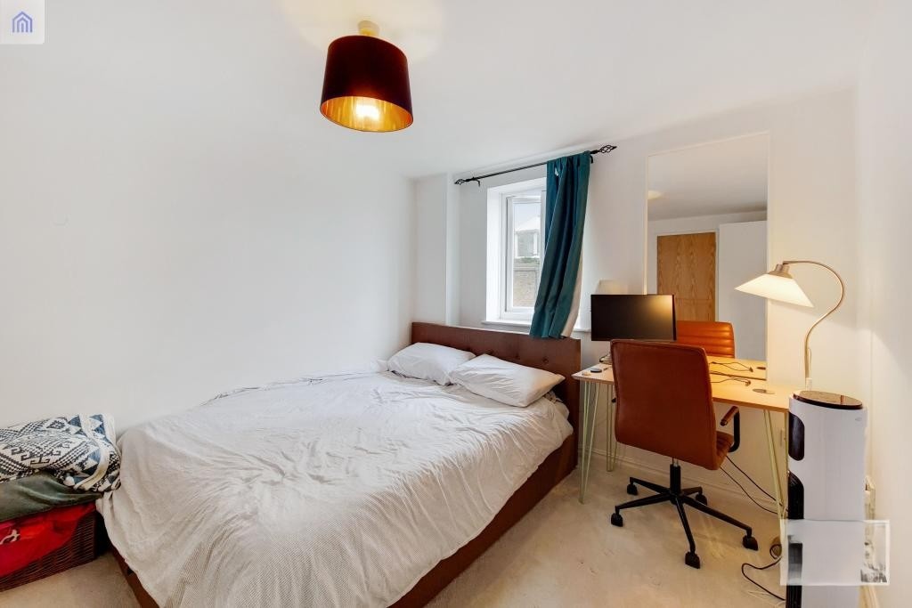 London - Room in a Shared Flat, Calder Court, SE16 - To Rent Now for £ ...