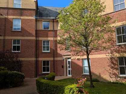2 Bed Flat, Barrack Road, DT1