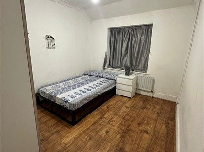 Room in a Shared House, Hobart Road, RM9