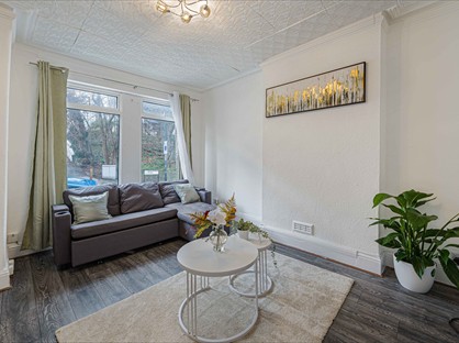 2 Bed Flat, Vicarage Park, SE18