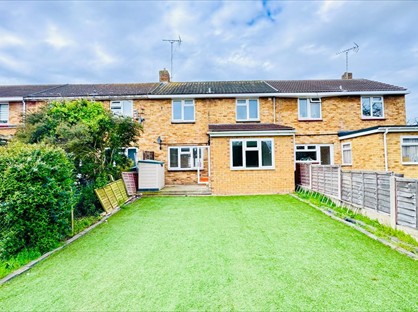 3 Bed Terraced House, Latchetts Shaw, SS16