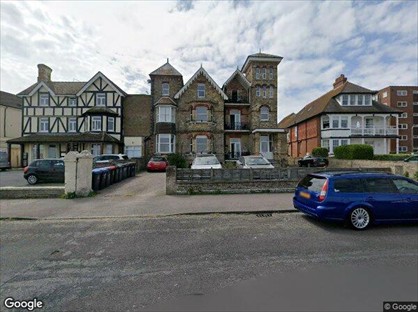 1 Bed Flat, Sea Road, CT8