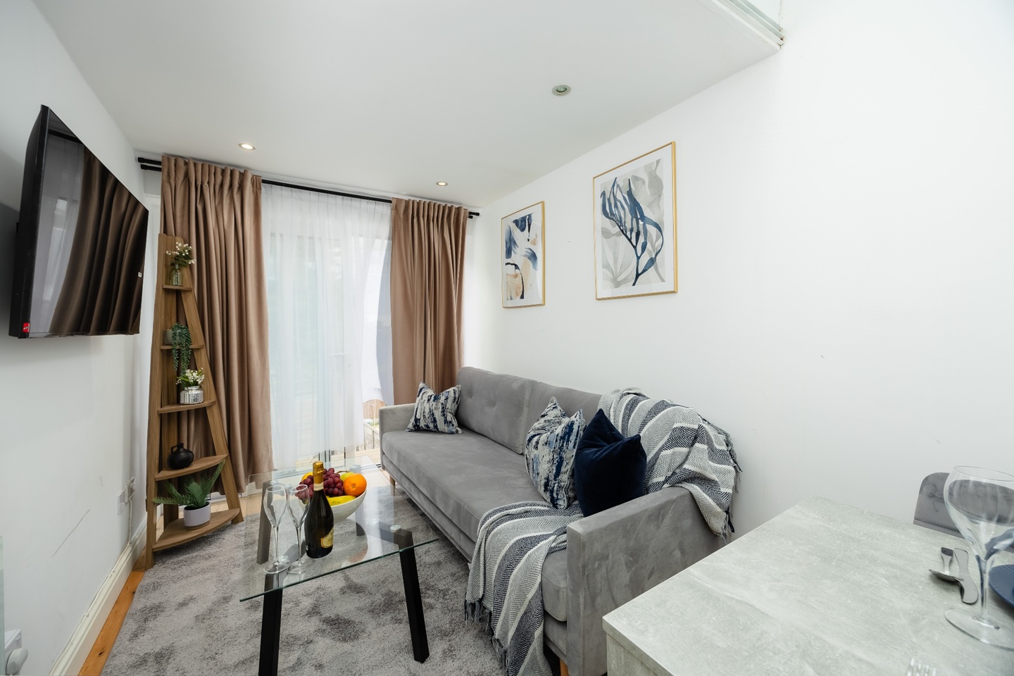 Additional image 2 of 3 Bed Flat, Lillie Road, SW6, N1 7GU