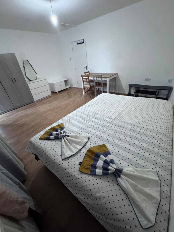 Additional image 2 of Room in a Shared House, London, E2, N1 7GU