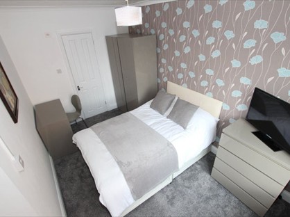Room in a Shared Flat, Earley, RG6