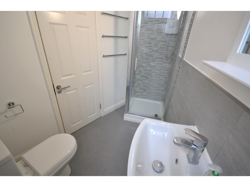 Reading - 2 Bed Flat, Tilehurst, RG30 - To Rent Now for £1,450.00 p/m