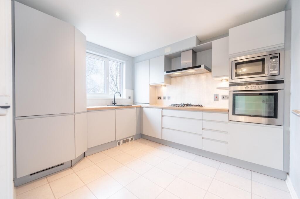 Additional image 4 of 2 Bed Flat, Bearsden, G61, N1 7GU