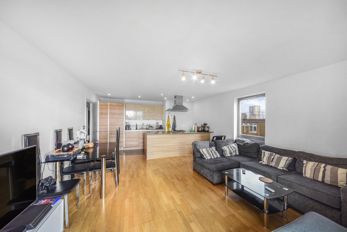 Additional image 2 of 3 Bed Flat, Chi Building, E1, N1 7GU