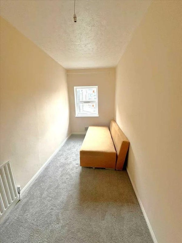 Additional image 3 of 2 Bed Flat, Commercial Road, E1, N1 7GU