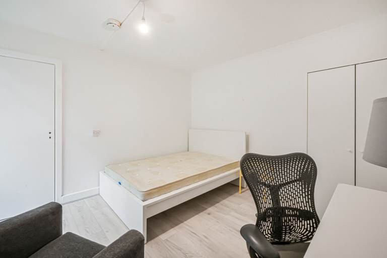 Additional image 6 of Room in a Shared House, Cape Yard, E1W, N1 7GU