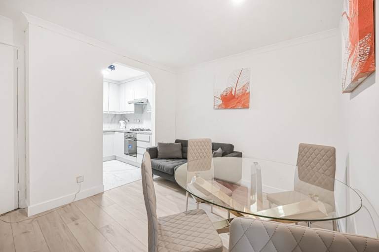 Additional image 3 of Room in a Shared House, Cape Yard, E1W, N1 7GU