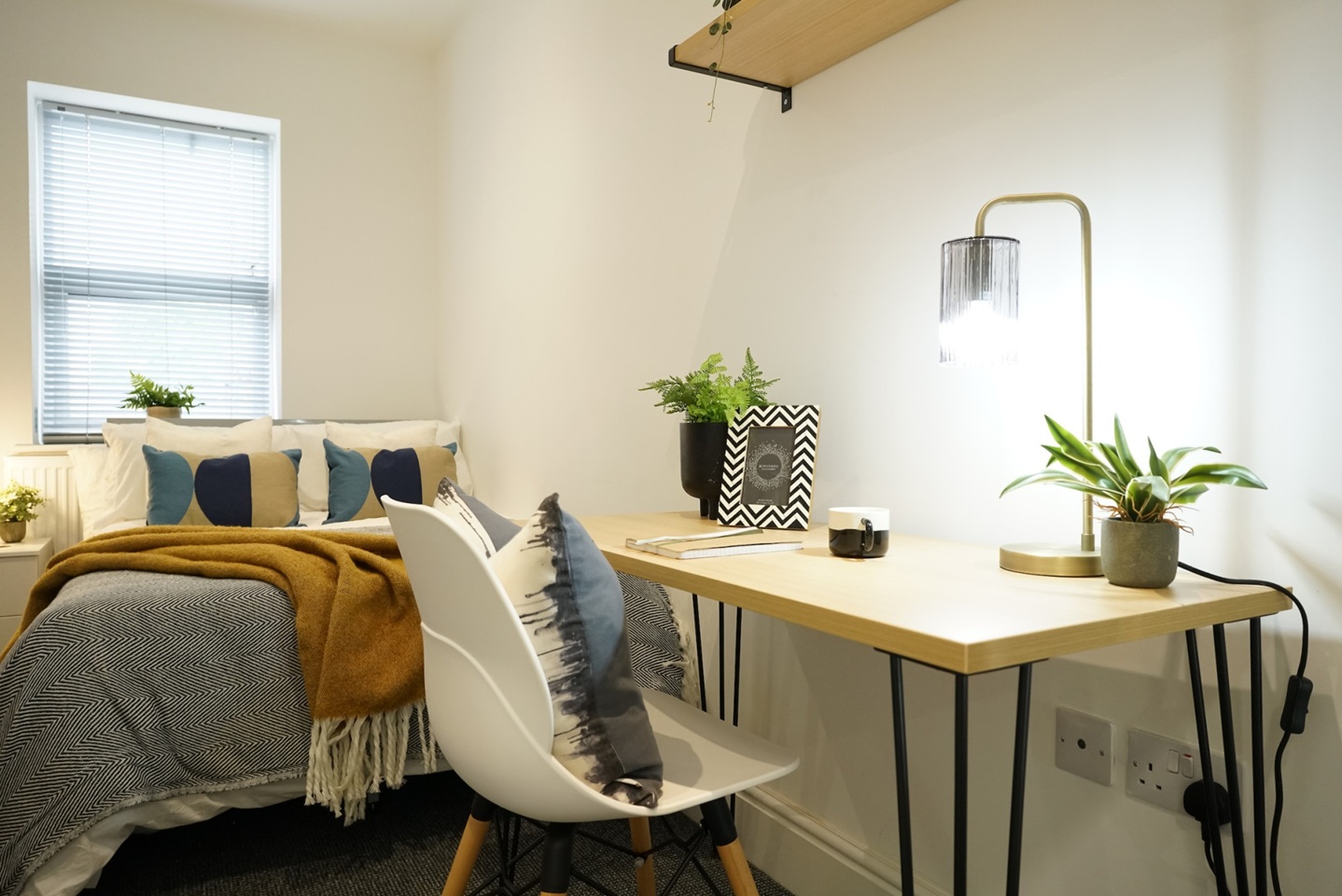 Room in a Shared House, Deramore St, M14, N1 7GU