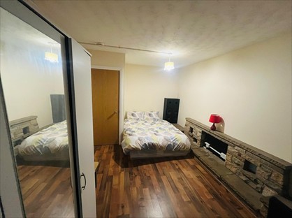 Room in a Shared Flat, Shadwell, E1