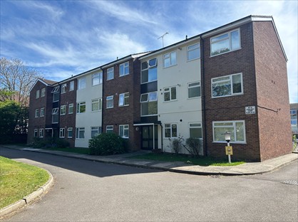 3 Bed Flat, Athelney Court, BH1