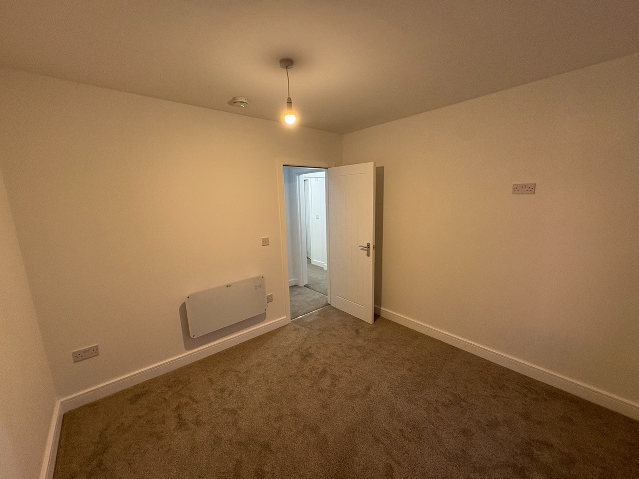 2 Bed Flat, Liscard Way, CH44 photo 4