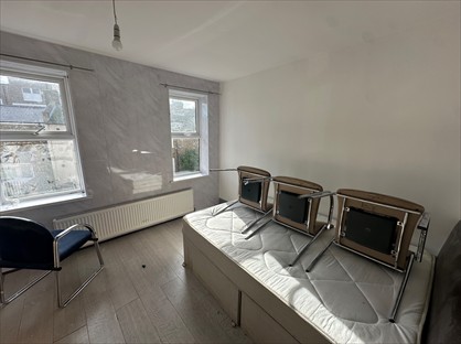 Room in a Shared House, Cross Lances Road, TW3