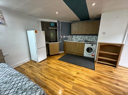 Studio Flat, Beresford Road, UB1
