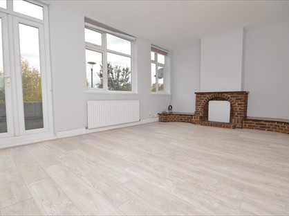 3 Bed Maisonette, Claybury Broadway, IG5