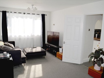 2 Bed Flat, Falstones, SS15