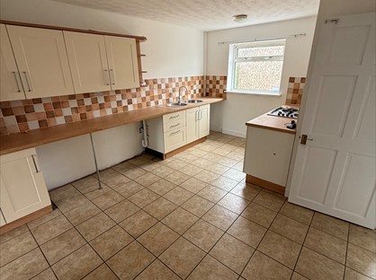 3 Bed Terraced House, Watergall, PE3