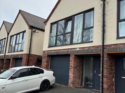 4 Bed Semi-Detached House, Saxon Way, WR9