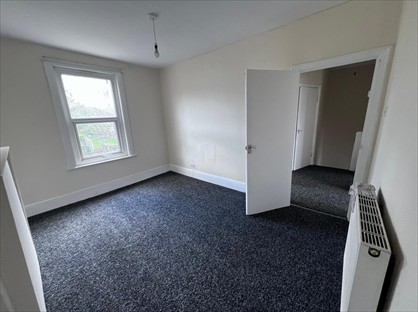 2 Bed Flat, Kenilworth Gardens, IG3