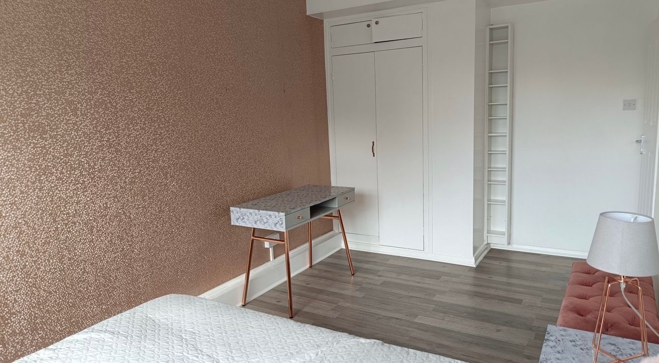 Additional image 2 of 3 Bed Flat, Chaucer House, SW1V, N1 7GU