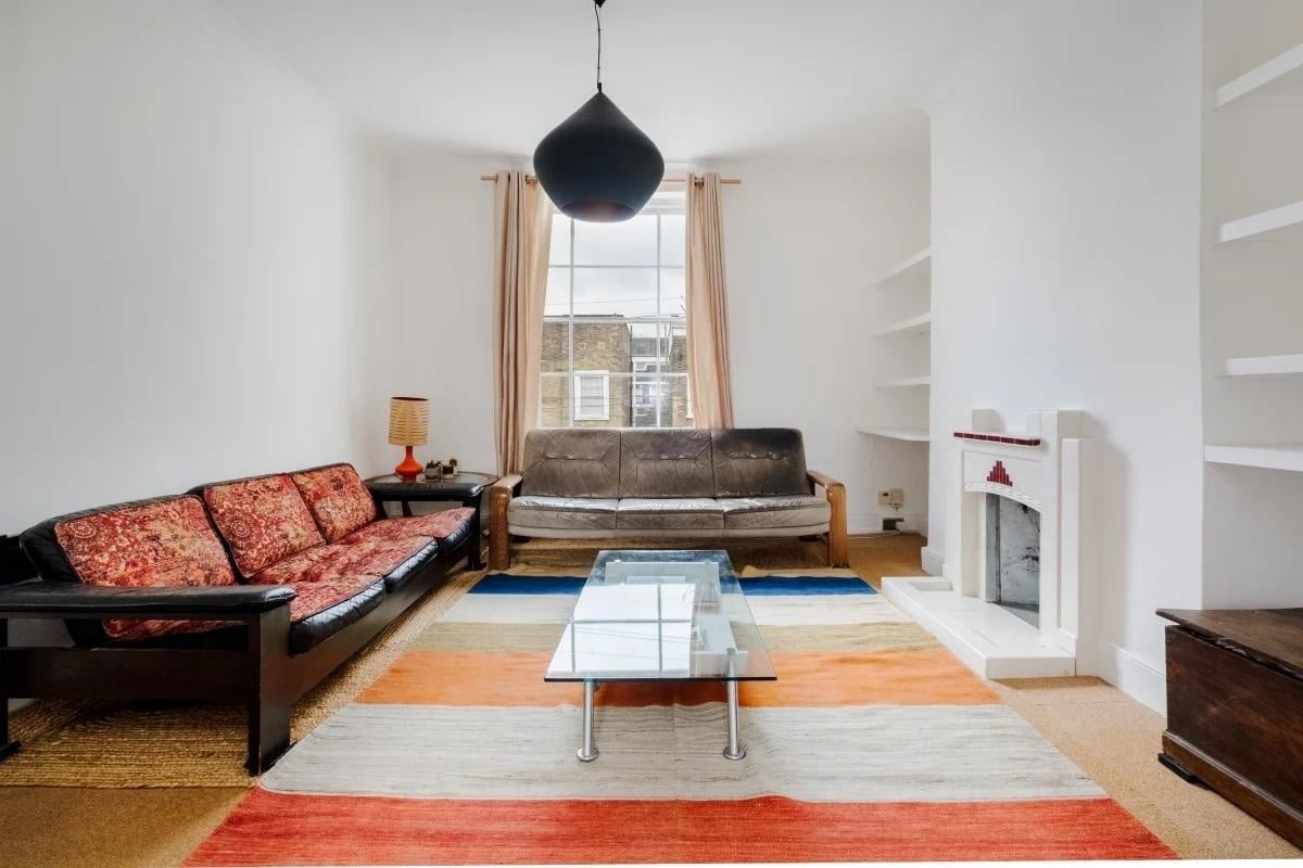 2 Bed Flat, Albion Drive, E8 photo 2