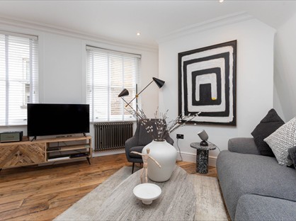 2 Bed Flat, Hanway Place, W1T