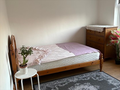 Room in a Shared House, Heather Way, RM1