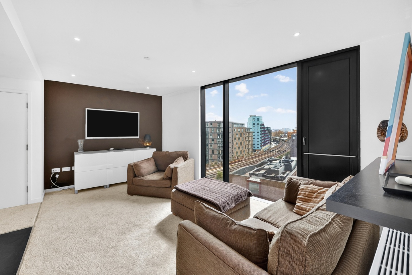 2 Bed Flat, Walworth Road, SE1, N1 7GU