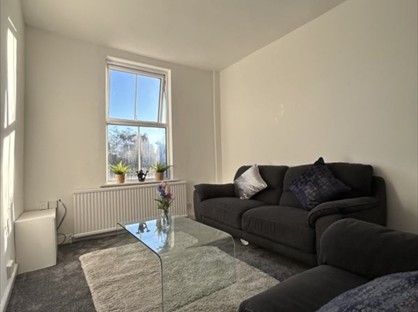 Room in a Shared Flat, Northenden Road, M33