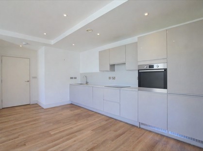 3 Bed Flat, Knaresborough Drive, SW18