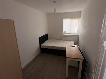 3 Bed Flat, Langworthy Road, M6