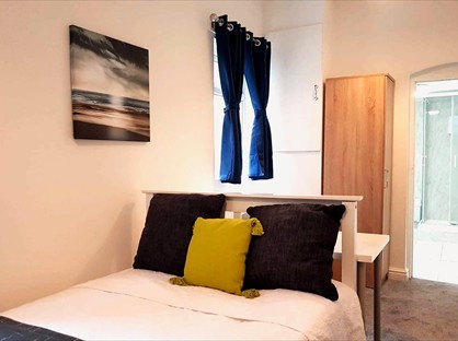 Room in a Shared House, Mere Road, B23