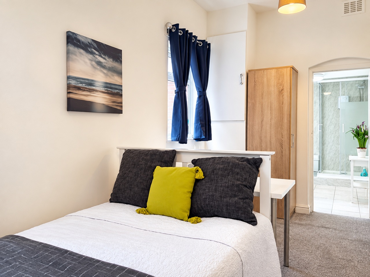 Room in a Shared House, Mere Road, B23