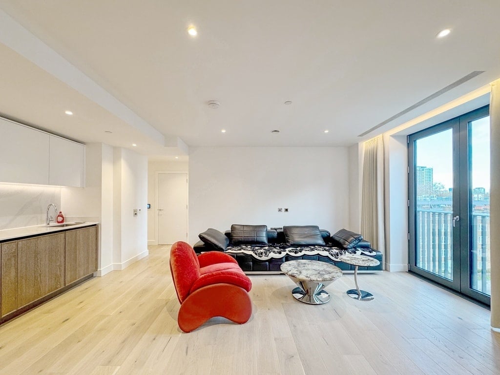 2 Bed Flat, Opus House, WC1X, N1 7GU