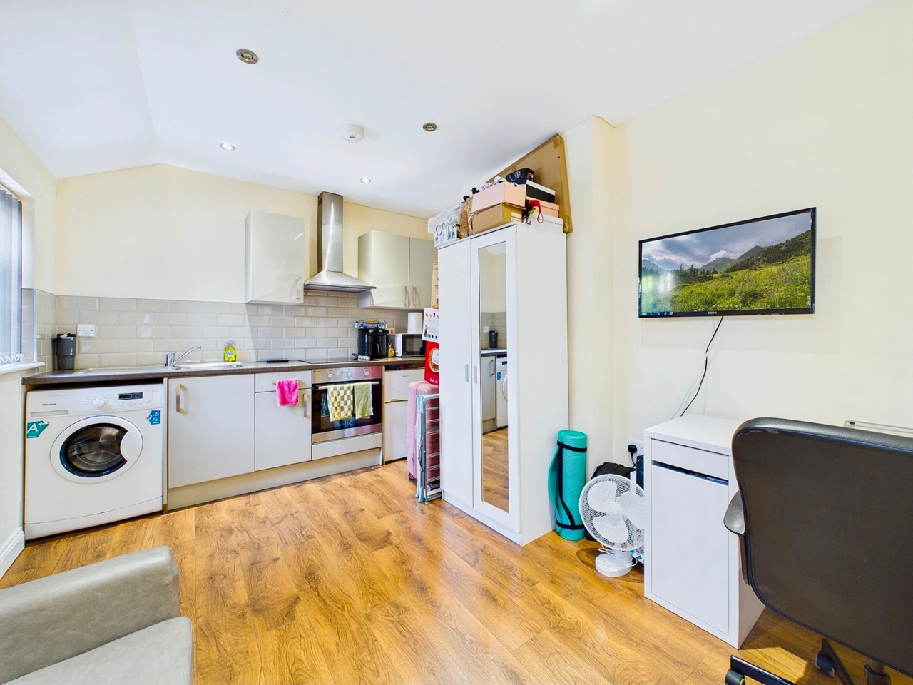 Studio Flat, Victoria Avenue, LE2 photo 2