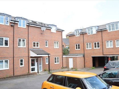 2 Bed Flat, Curtis Street, SN1
